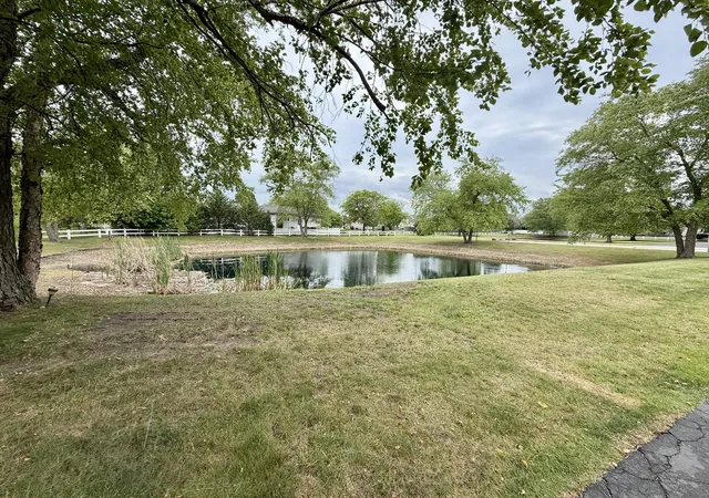 2nd image of 2304 Olde Mill Rd, Plainfield, IL 60586 | MLS# 12673224