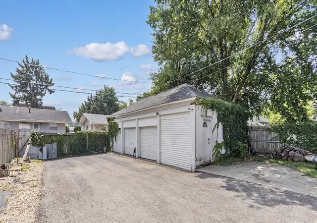 25th image of 408 Campbell St, Joliet, IL 60435 | MLS# 12673270