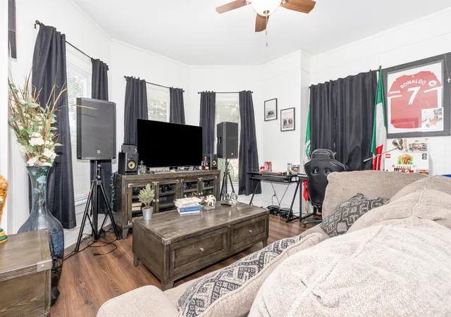 4th image of 408 Campbell St, Joliet, IL 60435 | MLS# 12673270
