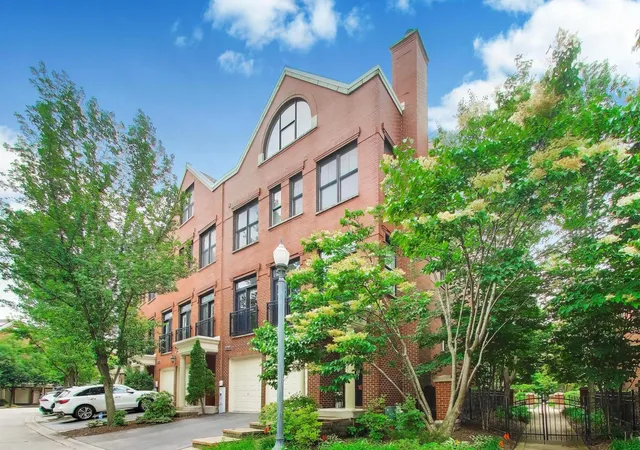 Photo 1 of Townhouse for sale at 1850 Admiral Ct, Glenview, IL 60026 | MLS# 12673287 | Listing updated on 2026-08-11