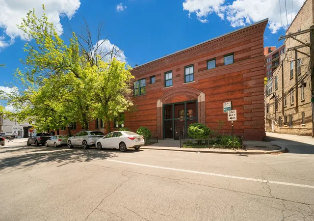Homes for sale in Chicago, IL | 811 W Aldine Ave #6S, Chicago, IL 60657 | MLS# 12673337
