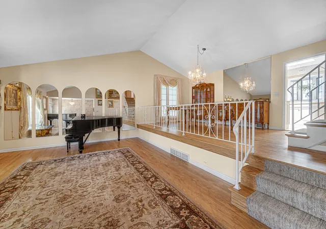 Homes for sale in Elmhurst, IL | 495 E Park Manor Ct, Elmhurst, IL 60126 | MLS# 12673363