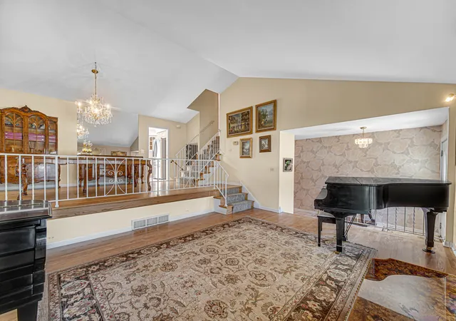 Homes for sale in Elmhurst, IL | 495 E Park Manor Ct, Elmhurst, IL 60126 | MLS# 12673363