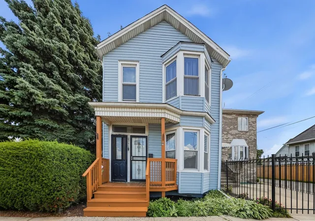 Homes for sale in Chicago, IL | 541 W Root St, Chicago, IL 60609 | MLS# 12673537