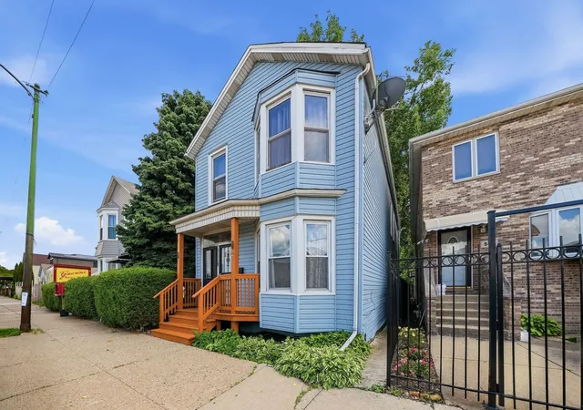Homes for sale in Chicago, IL | 541 W Root St, Chicago, IL 60609 | MLS# 12673537
