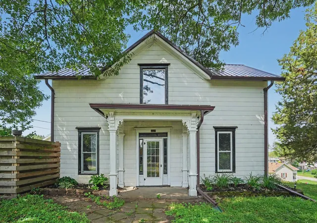 Homes for sale in Albany, IL | 104 N Lime St, Albany, IL 61230 | MLS# 12673561