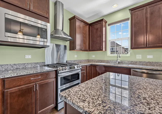 Photo 3 of Single family home for sale at 1623 Moran Dr, Shorewood, IL 60404 | MLS# 12673597 | Listing updated on 2026-08-19