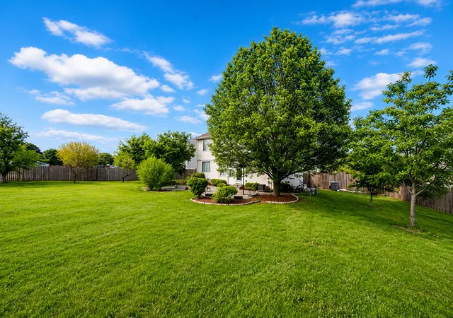 5th image of 210 Balmoral Ct, Glendale Heights, IL 60139 | MLS# 12673602