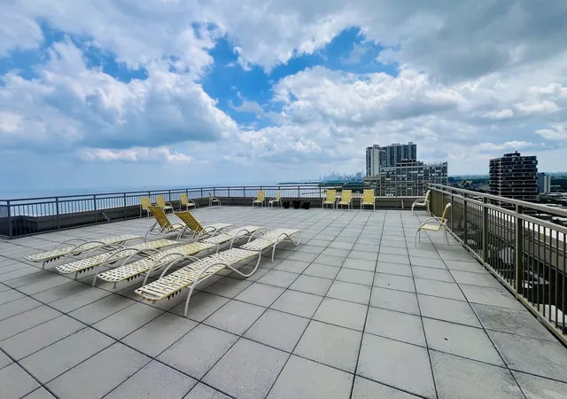 Homes for sale in Chicago, IL | 6301 N Sheridan Rd #15C, Chicago, IL 60660 | MLS# 12673613