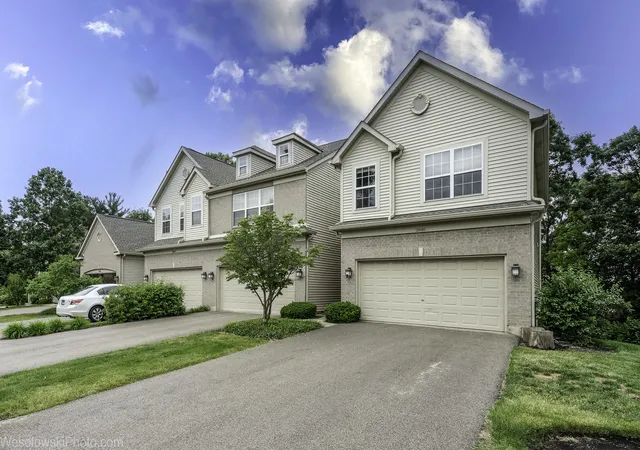 Homes for sale in Crystal Lake, IL | 2840 Cobblestone Dr, Crystal Lake, IL 60012 | MLS# 12673625