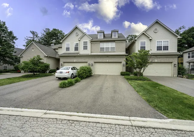 Homes for sale in Crystal Lake, IL | 2840 Cobblestone Dr, Crystal Lake, IL 60012 | MLS# 12673625