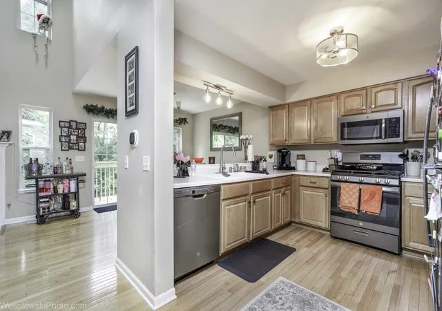 Homes for sale in Crystal Lake, IL | 2840 Cobblestone Dr, Crystal Lake, IL 60012 | MLS# 12673625