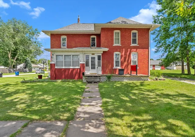 Homes for sale in Cambridge, IL | 302 N Ridge St W, Cambridge, IL 61238 | MLS# 12673646