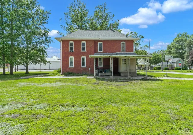 Homes for sale in Cambridge, IL | 302 N Ridge St W, Cambridge, IL 61238 | MLS# 12673646