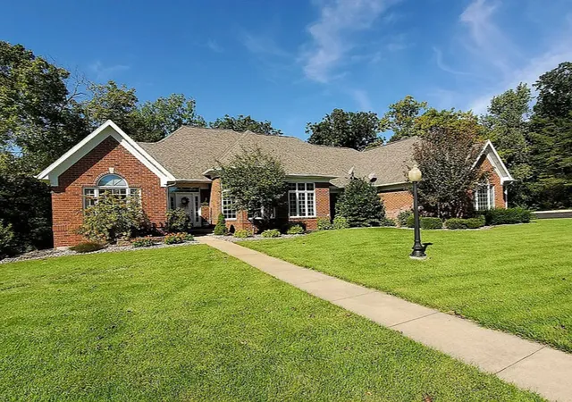 Homes for sale in East Dubuque, IL | 23 Roosevelt Dr, East Dubuque, IL 61025 | MLS# 12673651