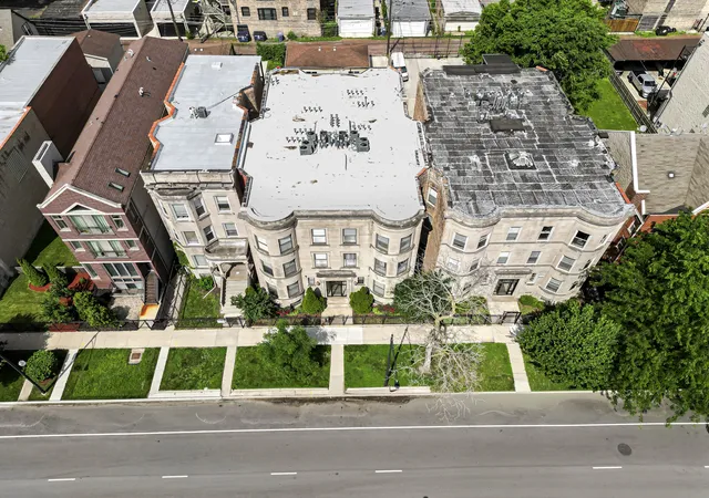 Homes for sale in Chicago, IL | 4548 S Indiana Avenue, Chicago, IL 60653 | Houzeo