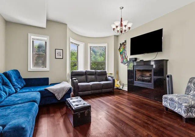 Photo 3 of Condo for sale at 4548 S Indiana Ave #1S, Chicago, IL 60653 | MLS# 12673687 | Listing updated on 2026-09-14