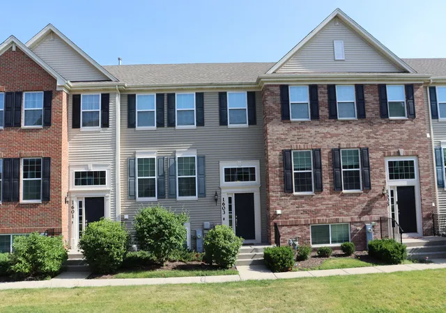 1st image of 1603 Deer Pointe Dr, South Elgin, IL 60177 | MLS# 12673688