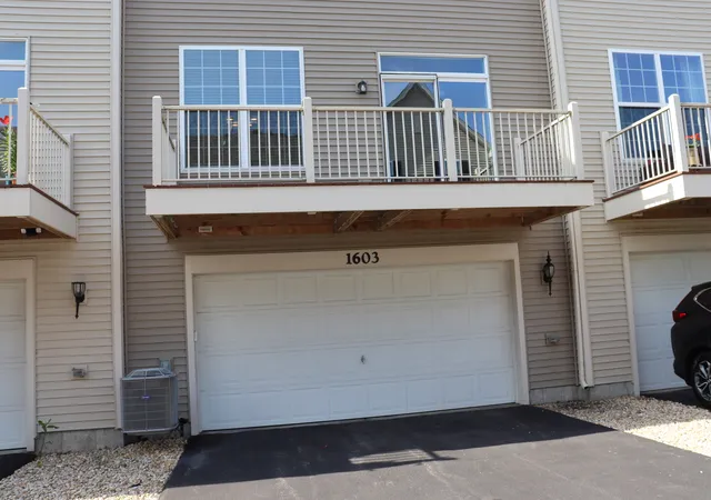 36th image of 1603 Deer Pointe Dr, South Elgin, IL 60177 | MLS# 12673688
