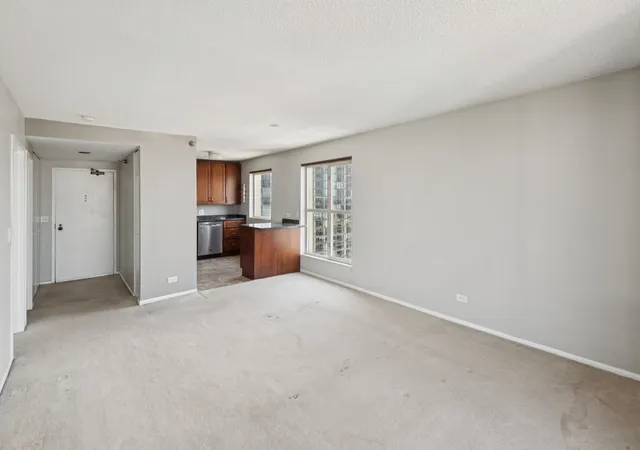 3rd image of 1212 N Lasalle St, Chicago, IL 60610