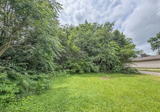 Homes for sale in Champaign, IL | 2405 Austin Ln, Champaign, IL 61821 | MLS# 12673748