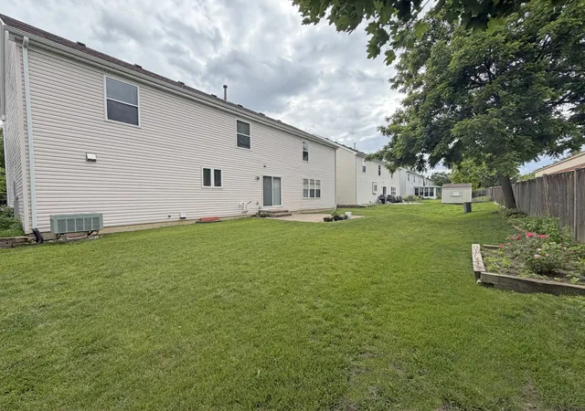 Homes for sale in Wheeling, IL | 810 Vera Ln, Wheeling, IL 60090 | MLS# 12673788
