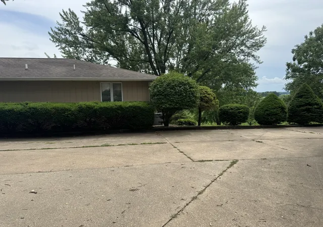 Homes for sale in Geneseo, IL | 428 Overlook Ct, Geneseo, IL 61254 | MLS# 12673827