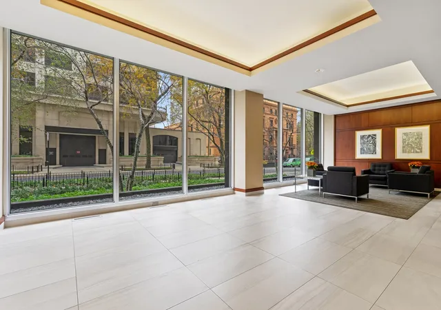 4th image of 1445 N State Pkwy, Chicago, IL 60610