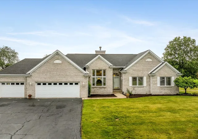 Homes for sale in Belvidere, IL | 12470 Arrowwood Ln, Belvidere, IL 61008 | MLS# 12673851