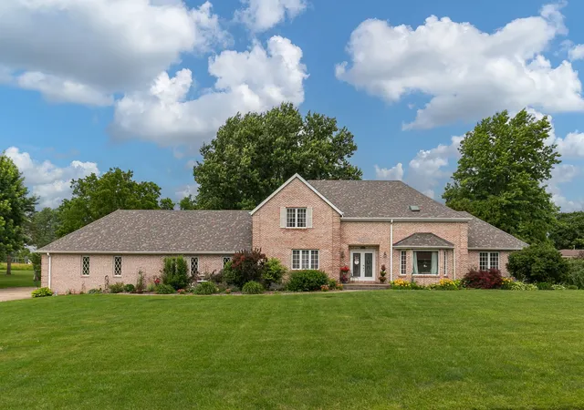 Homes for sale in Milan, IL | 10910 51st Street Ct, Milan, IL 61264 | MLS# 12673862