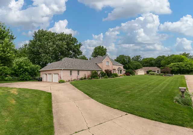 Homes for sale in Milan, IL | 10910 51St Street Ct, Milan, IL 61264 | MLS# 12673862