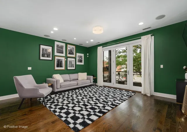 Homes for sale in Chicago, IL | 3559 W Montrose Ave, Chicago, IL 60618