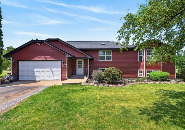 Homes for sale in Poplar Grove, IL | 513 Pembroke Rd Sw, Poplar Grove, IL 61065 | MLS# 12673940