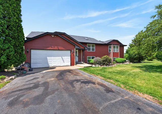 Homes for sale in Poplar Grove, IL | 513 Pembroke Rd Sw, Poplar Grove, IL 61065 | MLS# 12673940