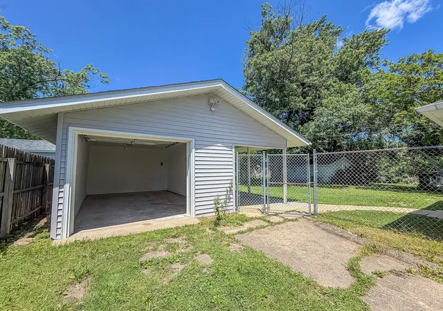 Homes for sale in Danville, IL | 911 Forrest St, Danville, IL 61832 | MLS# 12673954
