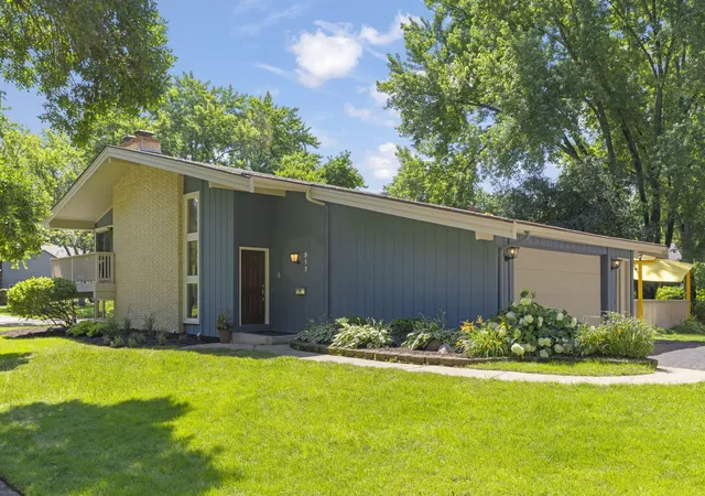 2nd image of 917 Royal Blackheath Ct, Naperville, IL 60563 | MLS# 12674023