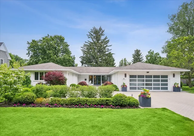 1st image of 920 Pine Tree Ln, Winnetka, IL 60093 | MLS# 12674124