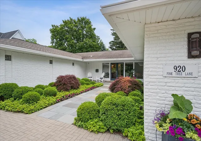 3rd image of 920 Pine Tree Ln, Winnetka, IL 60093 | MLS# 12674124