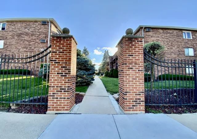 Homes for sale in Midlothian, IL | 14810 S Kilpatrick Ave #411, Midlothian, IL 60445 | MLS# 12674154