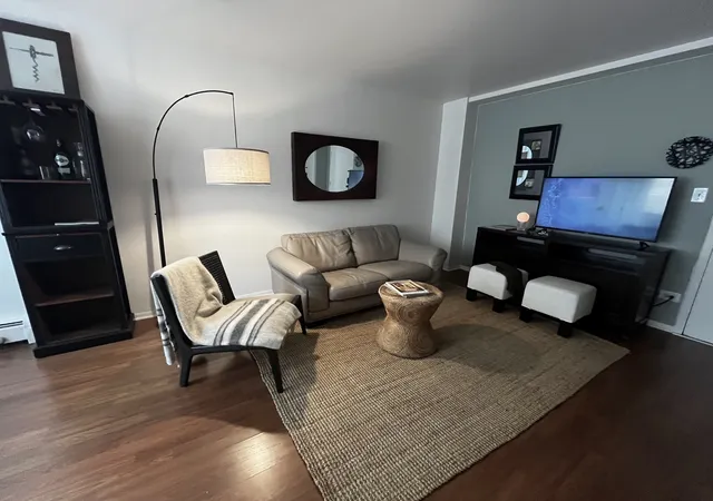 2nd image of 6300 N Sheridan Rd #203, Chicago, IL 60660 | MLS# 12674198