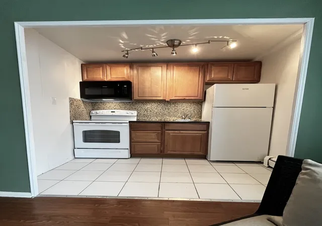 4th image of 6300 N Sheridan Rd #203, Chicago, IL 60660 | MLS# 12674198
