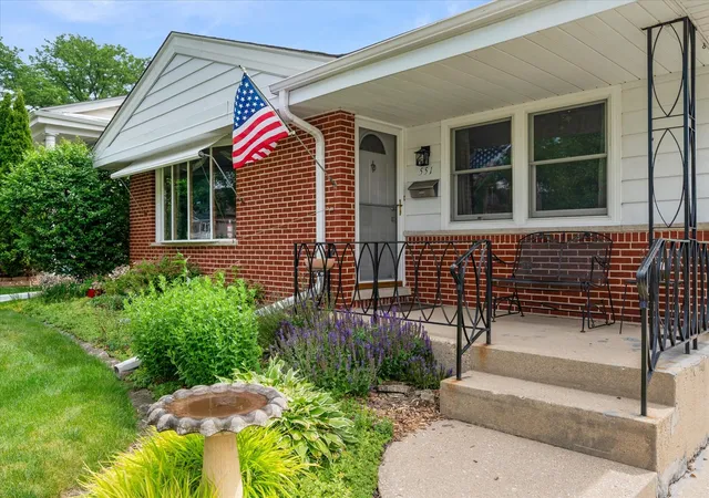 Homes for sale in Elmhurst, IL | 551 S Poplar Ave, Elmhurst, IL 60126 | MLS# 12674199