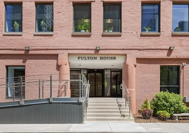 2nd image of 345 N Canal St, Chicago, IL 60606