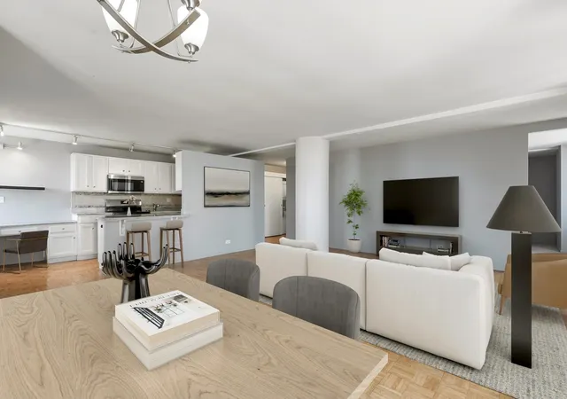 Homes for sale in Chicago, IL | 345 N Canal St #1204, Chicago, IL 60606 | MLS# 12674202