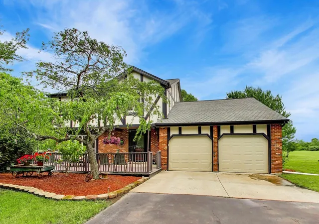 Homes for sale in Crete, IL | 3218 E Reichert Dr, Crete, IL 60417 | MLS# 12674247