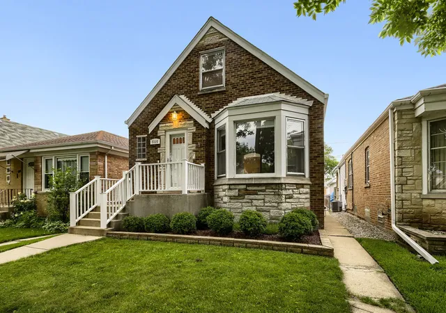 Homes for sale in Chicago, IL | 5125 N Sayre Ave, Chicago, IL 60656 | MLS# 12674294