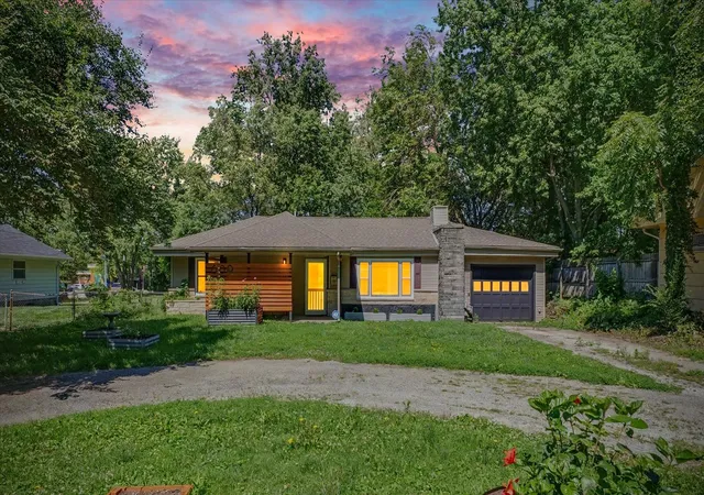 Homes for sale in Champaign, IL | 609 S Western Ave, Champaign, IL 61821 | MLS# 12674333