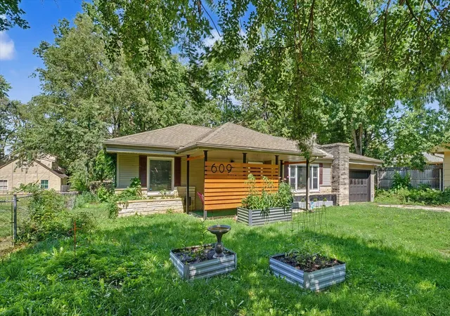 Homes for sale in Champaign, IL | 609 S Western Ave, Champaign, IL 61821 | MLS# 12674333