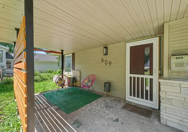 Homes for sale in Champaign, IL | 609 S Western Ave, Champaign, IL 61821 | MLS# 12674333