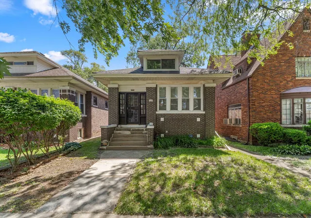 Homes for sale in Chicago, IL | 7651 S Cregier Ave, Chicago, IL 60649 | MLS# 12674446